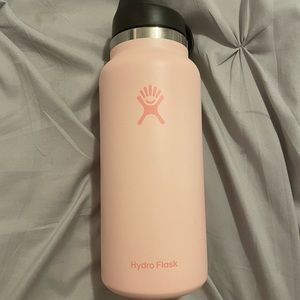 Rare pastel pink hydro flask 32oz